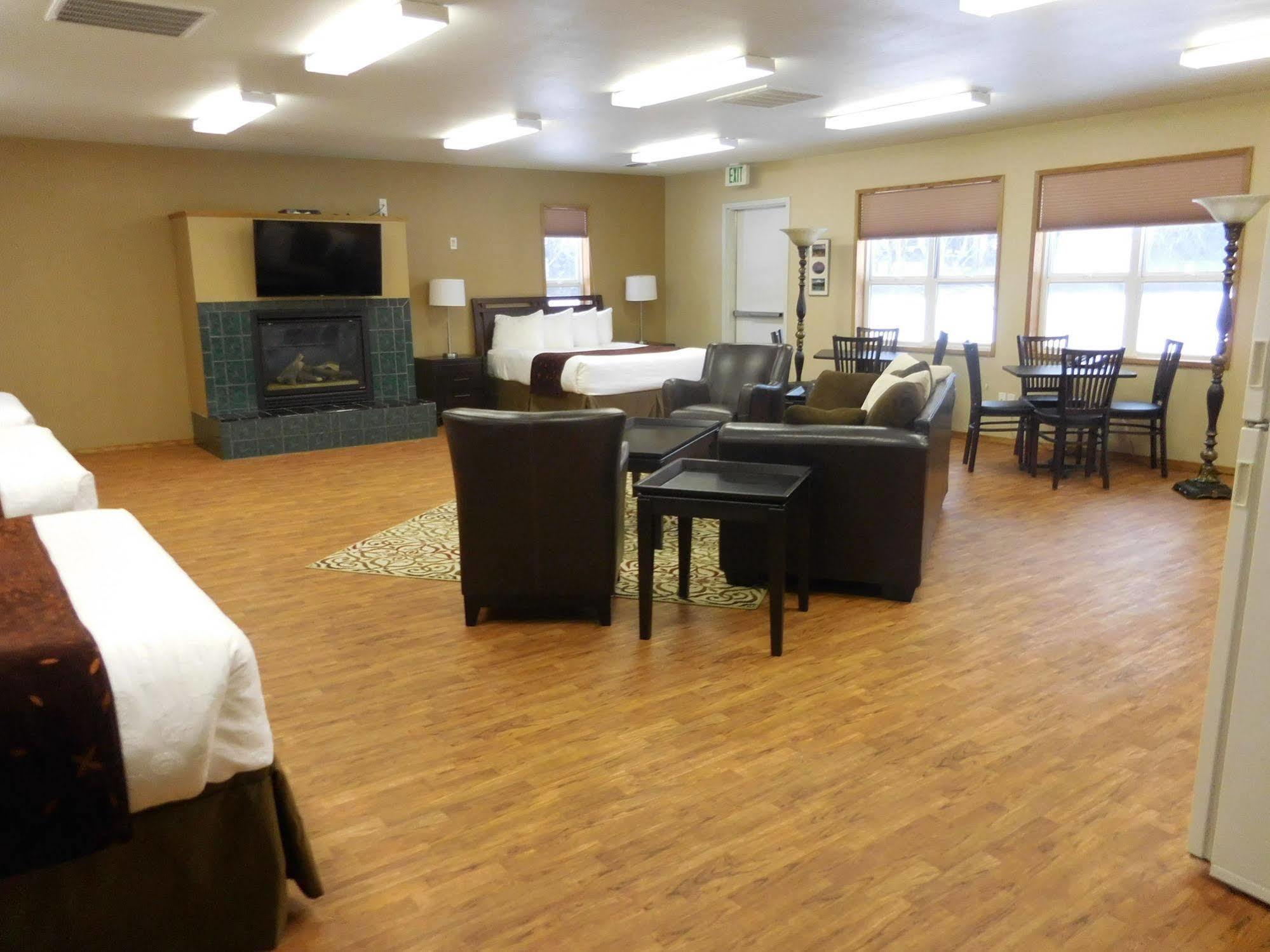 Cowlitz River Lodge Packwood Ngoại thất bức ảnh